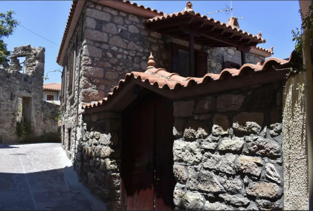 Wood And Stone In The Path Of Lava Villa Antissa Exteriör bild
